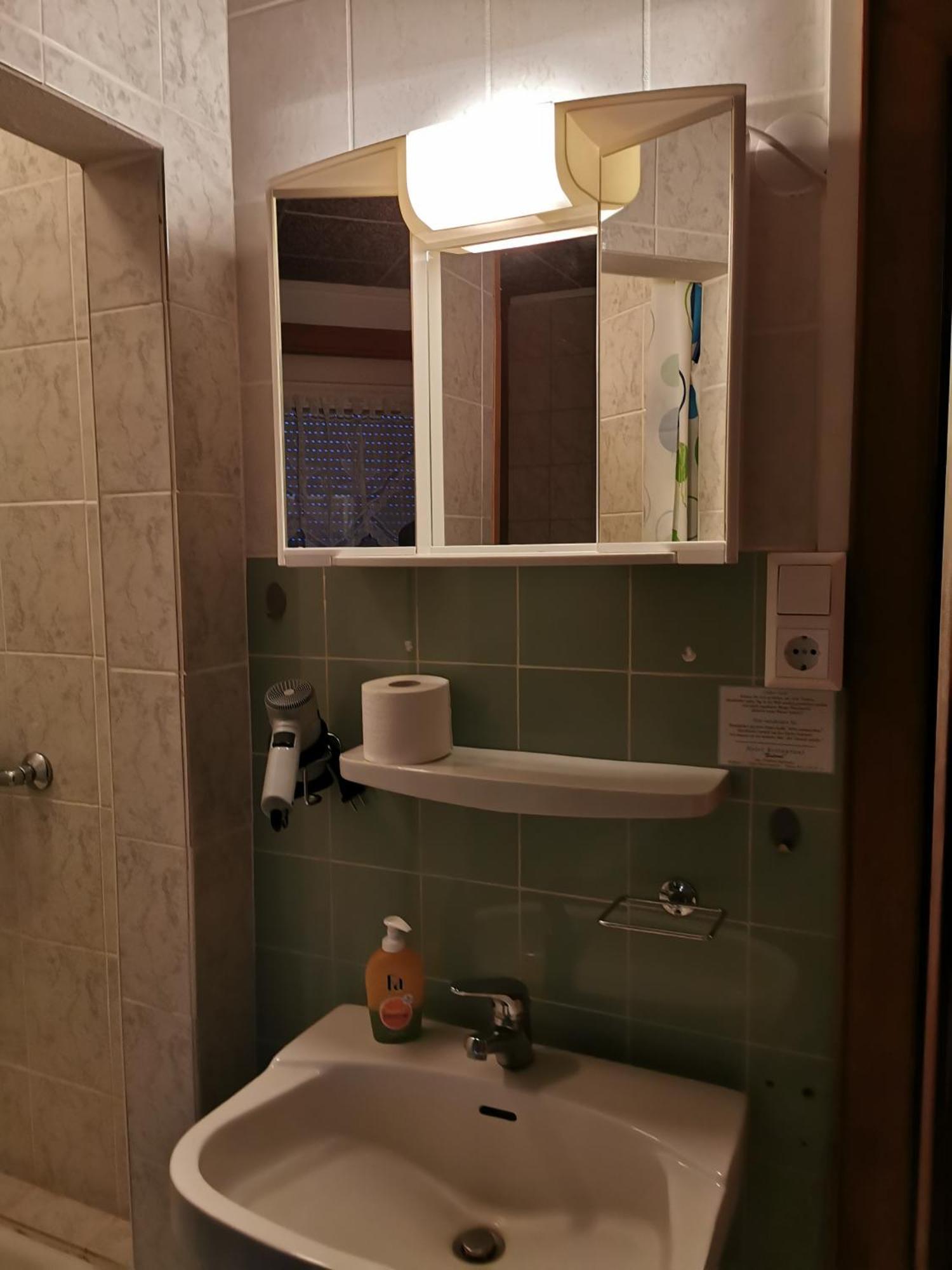 See Lord Hotel Kaiserslautern Ruang foto
