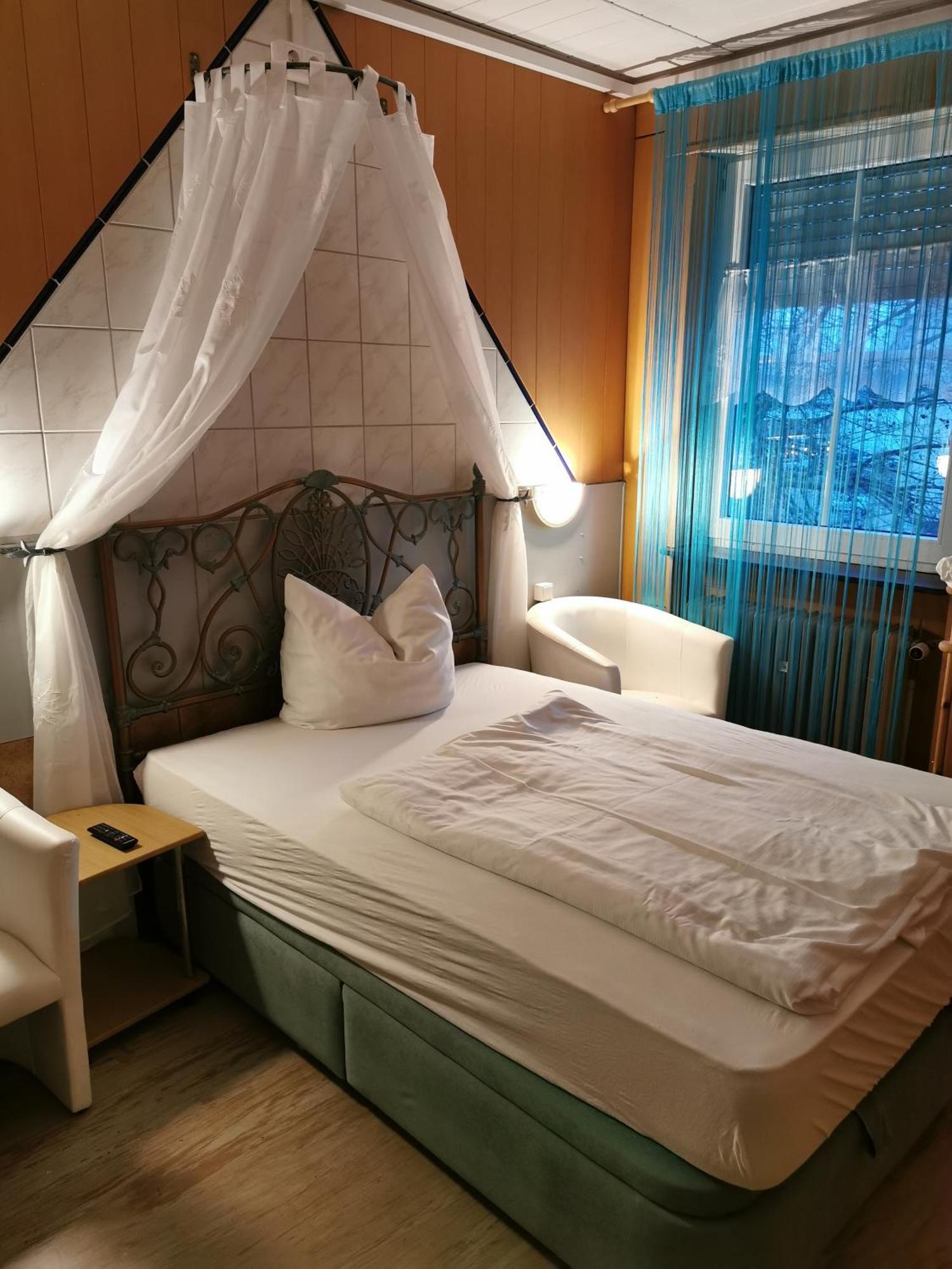 See Lord Hotel Kaiserslautern Ruang foto