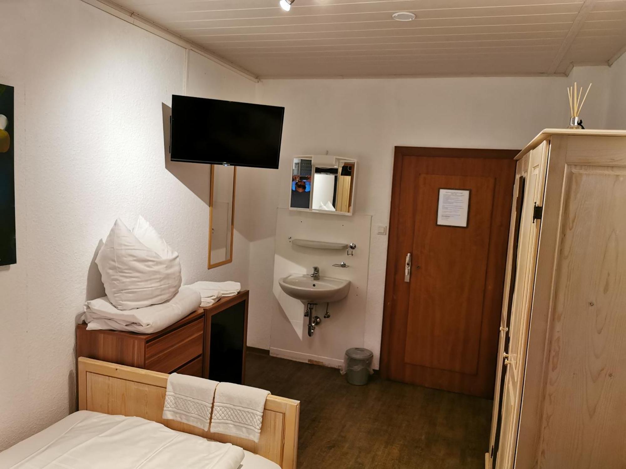 See Lord Hotel Kaiserslautern Ruang foto