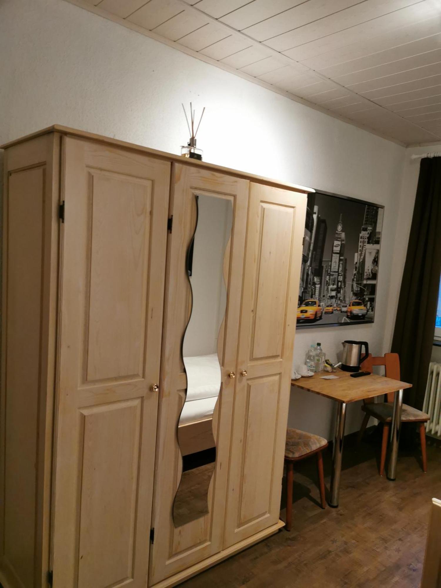 See Lord Hotel Kaiserslautern Ruang foto