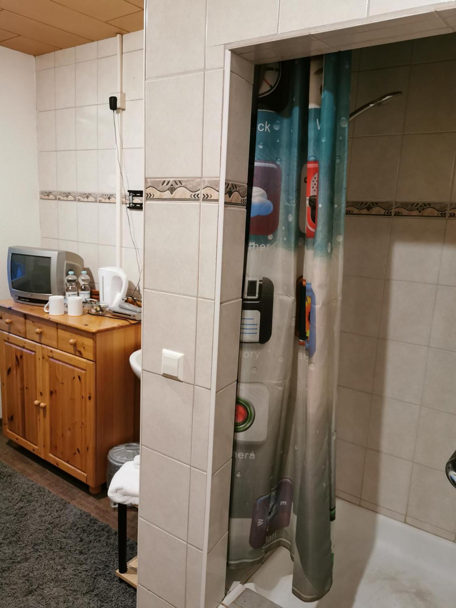 See Lord Hotel Kaiserslautern Ruang foto