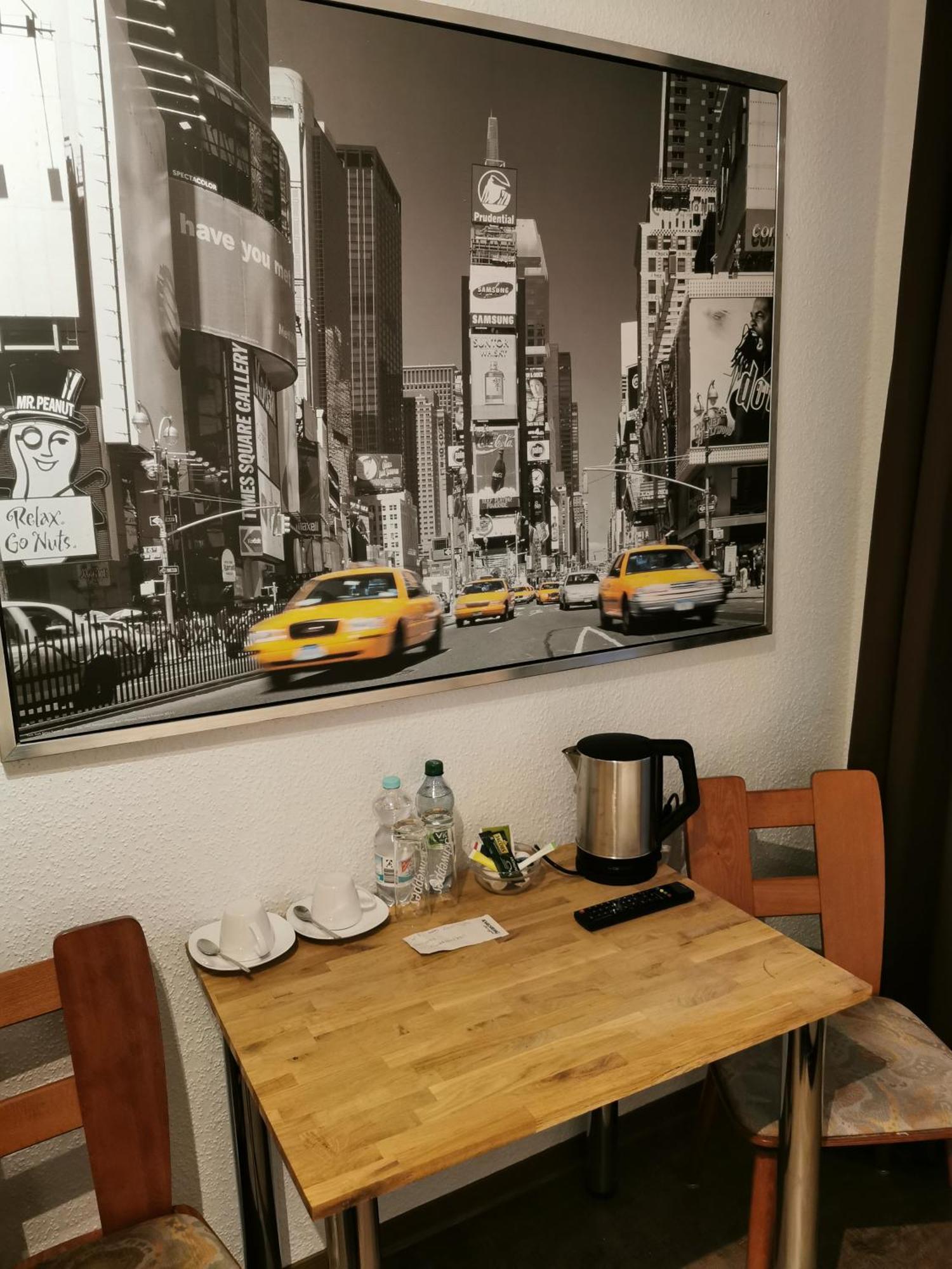 See Lord Hotel Kaiserslautern Ruang foto