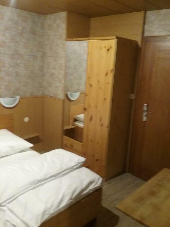 See Lord Hotel Kaiserslautern Bagian luar foto